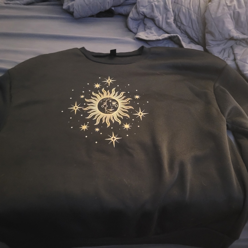 Sweatshirt